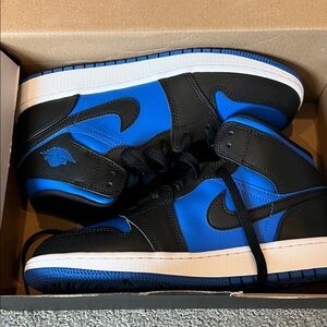 *NEW IN BOX* Boys Nike Jordan 1 - Black and royal blue Sneakers